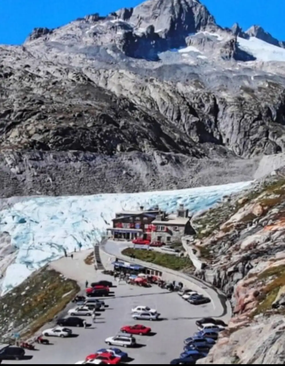Goldfinger Sightseeing Activity — Happy Tour Switzerland (6)