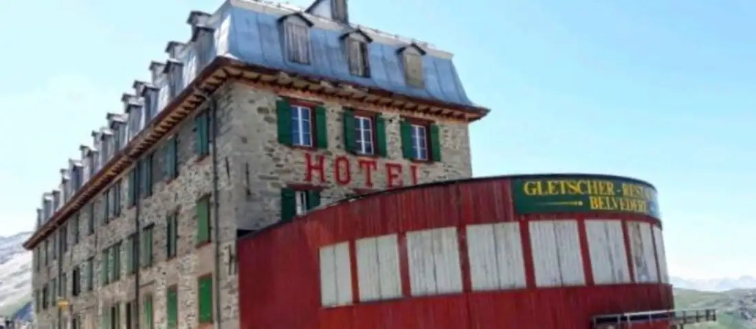 Goldfinger Sightseeing Activity — Happy Tour Switzerland (7)