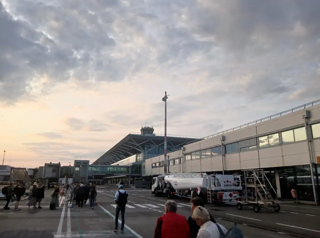 Goto: Basel Mulhouse Airport Bern, Thun — Happy Tour Switzerland (3)