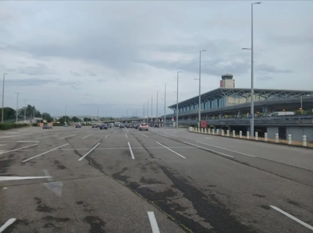 Goto: Basel Mulhouse Airport Bern, Thun — Happy Tour Switzerland (5)