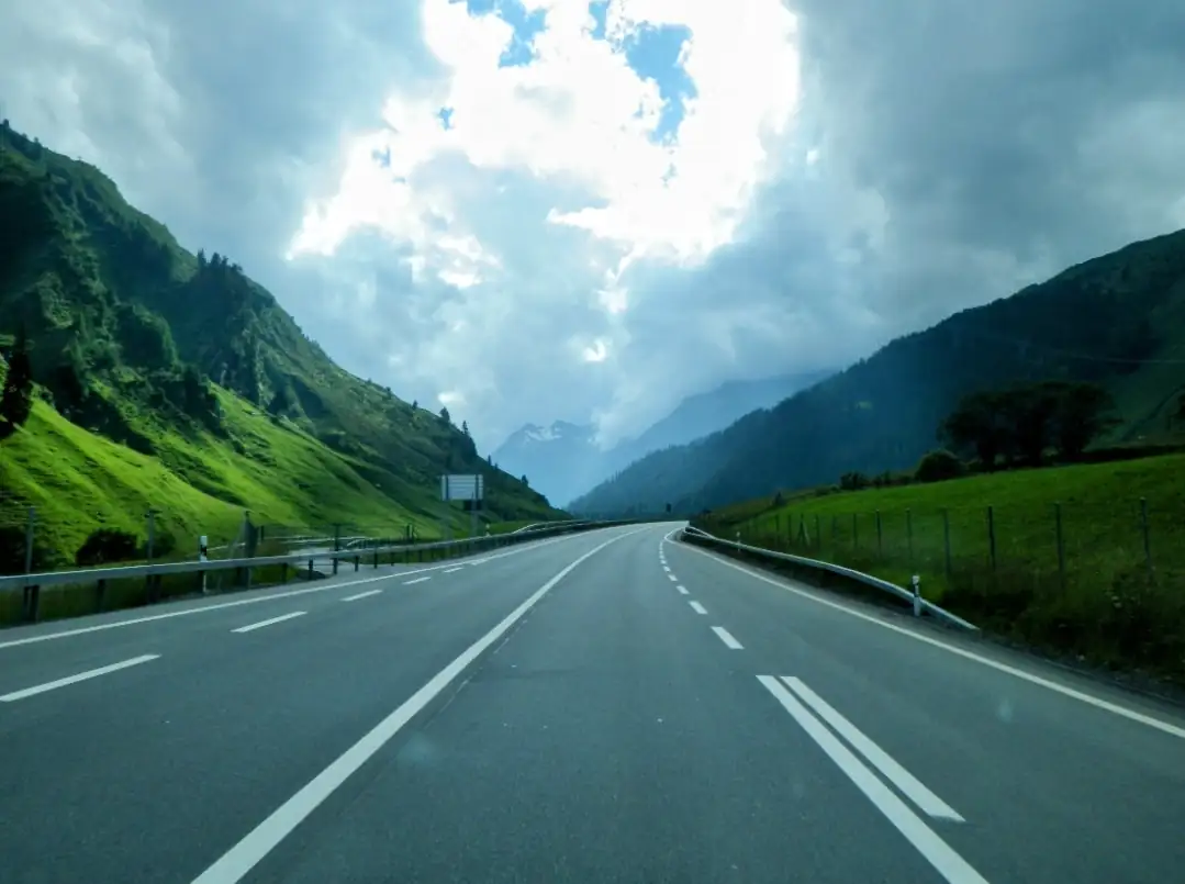Goto: Milano Milan Mxp Private Bern, Thun — Happy Tour Switzerland (11)