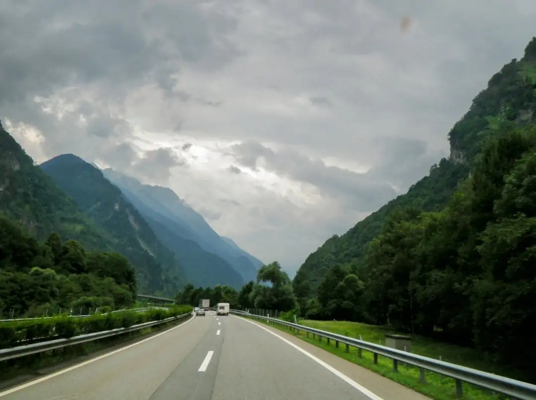 Goto: Milano Milan Mxp Private Bern, Thun — Happy Tour Switzerland (14)