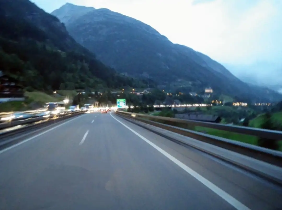 Goto: Milano Milan Mxp Private Bern, Thun — Happy Tour Switzerland (16)