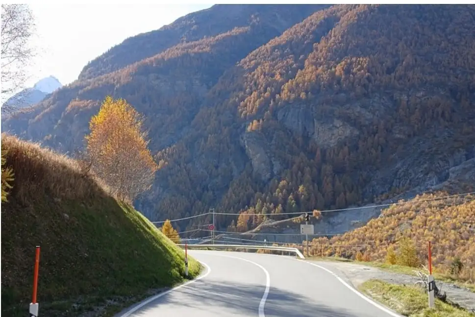 Zermatt Lucern Lungern Cloy Iseltwald Interlaken — Happy Tour Switzerland (21)