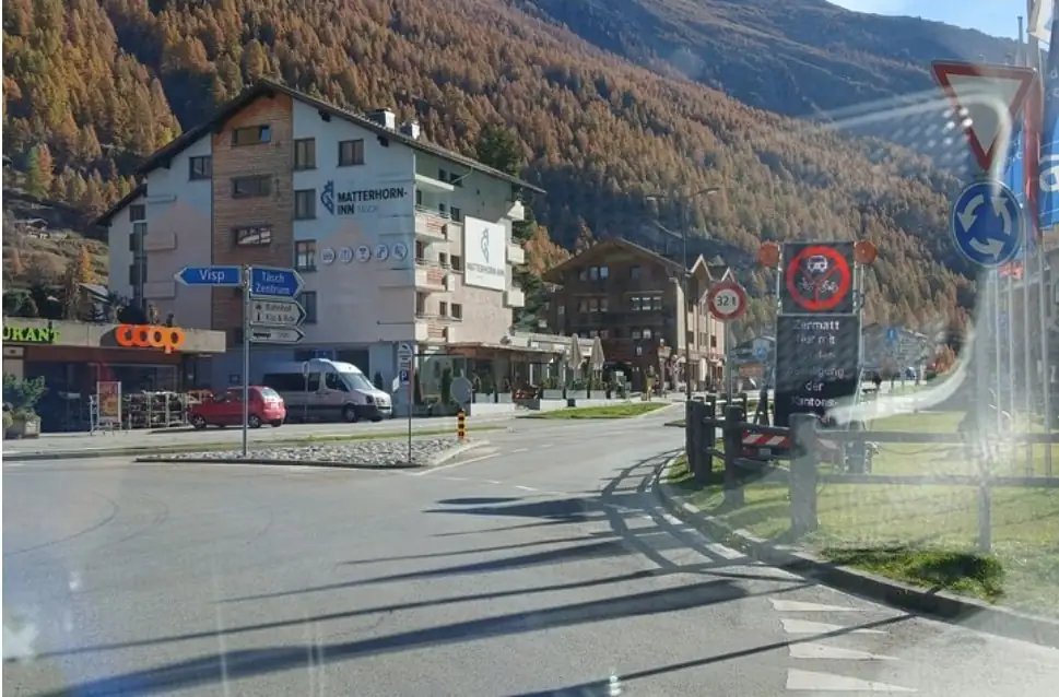 Zermatt Lucern Lungern Cloy Iseltwald Interlaken — Happy Tour Switzerland (25)