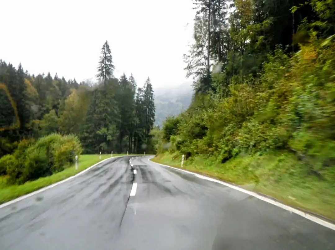 Zermatt Lucern Lungern Cloy Iseltwald Interlaken — Happy Tour Switzerland (7)