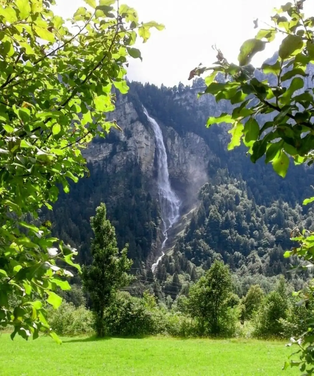 Zermatt Lucern Lungern Cloy Iseltwald Interlaken — Happy Tour Switzerland (9)