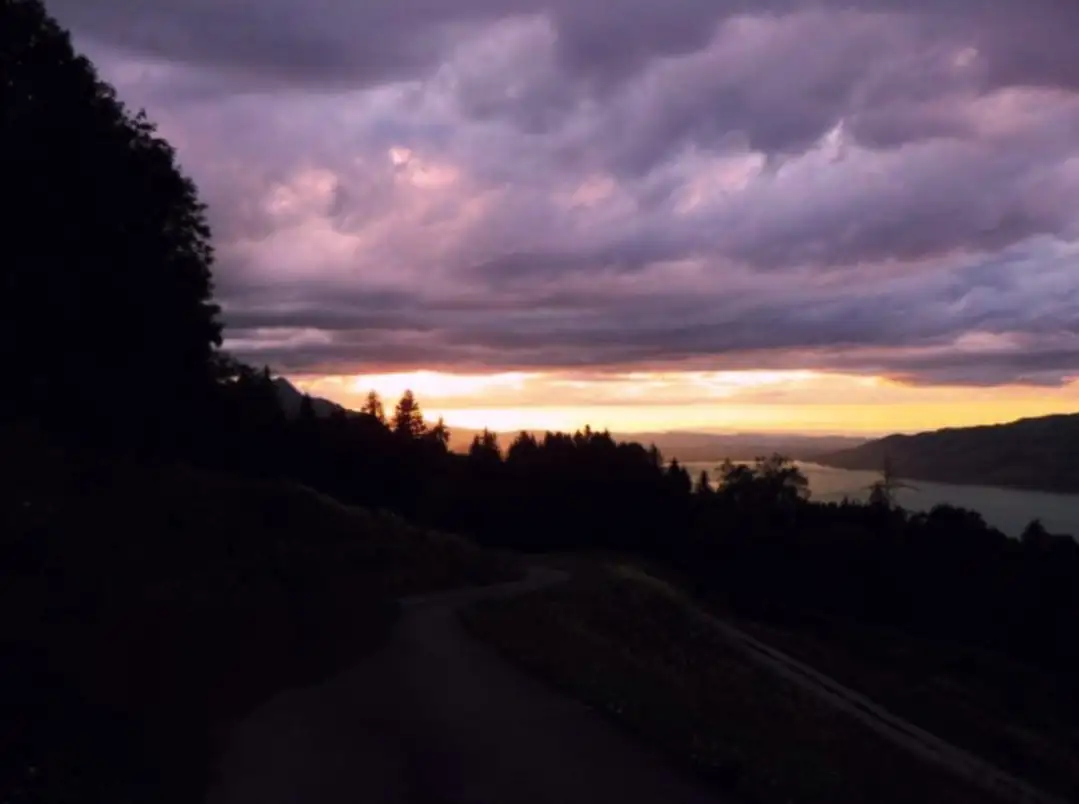 Heaven Lake View From Interlaken Quick — Happy Tour Switzerland (4)