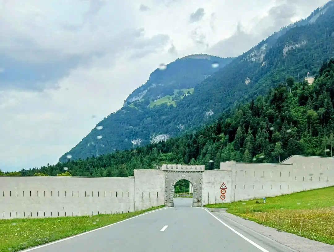 Heidi Land Tour With Vaduz From Zurich Zurich — Happy Tour Switzerland (48)