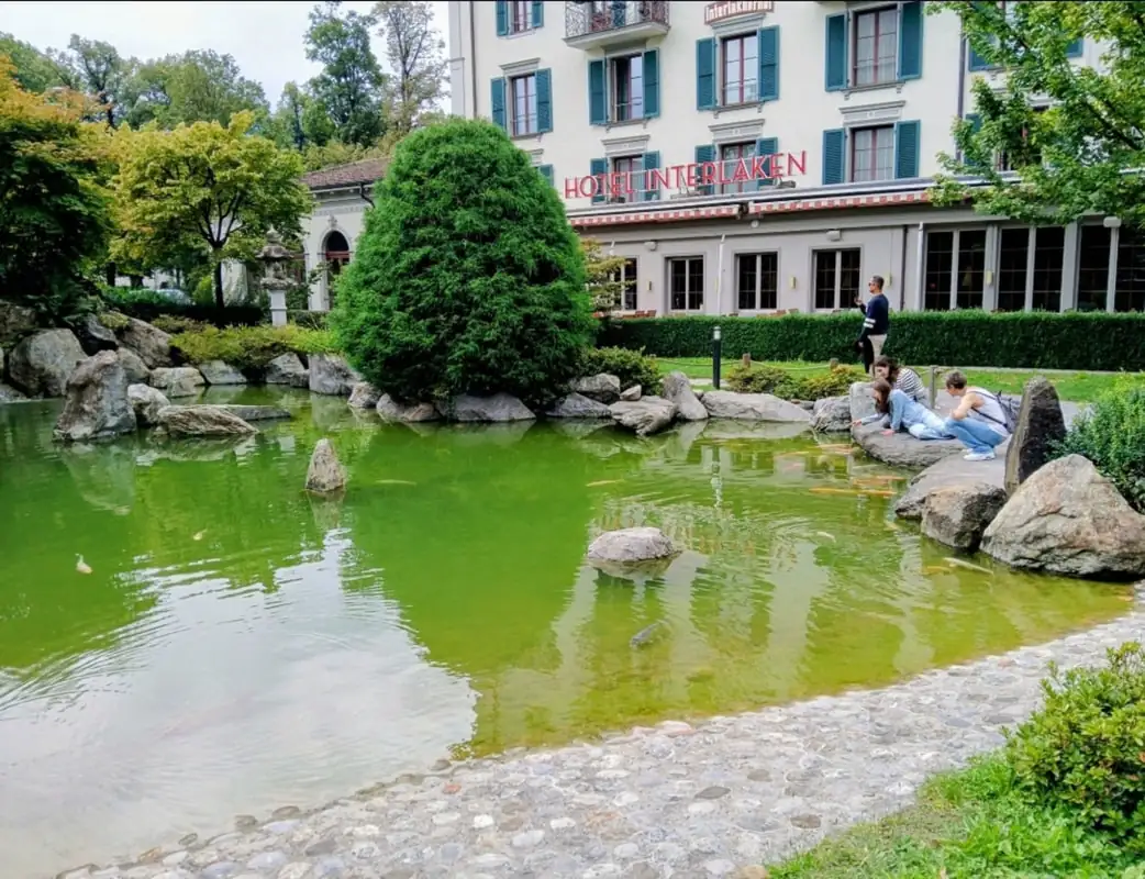 Interlaken Walking — Happy Tour Switzerland (10)