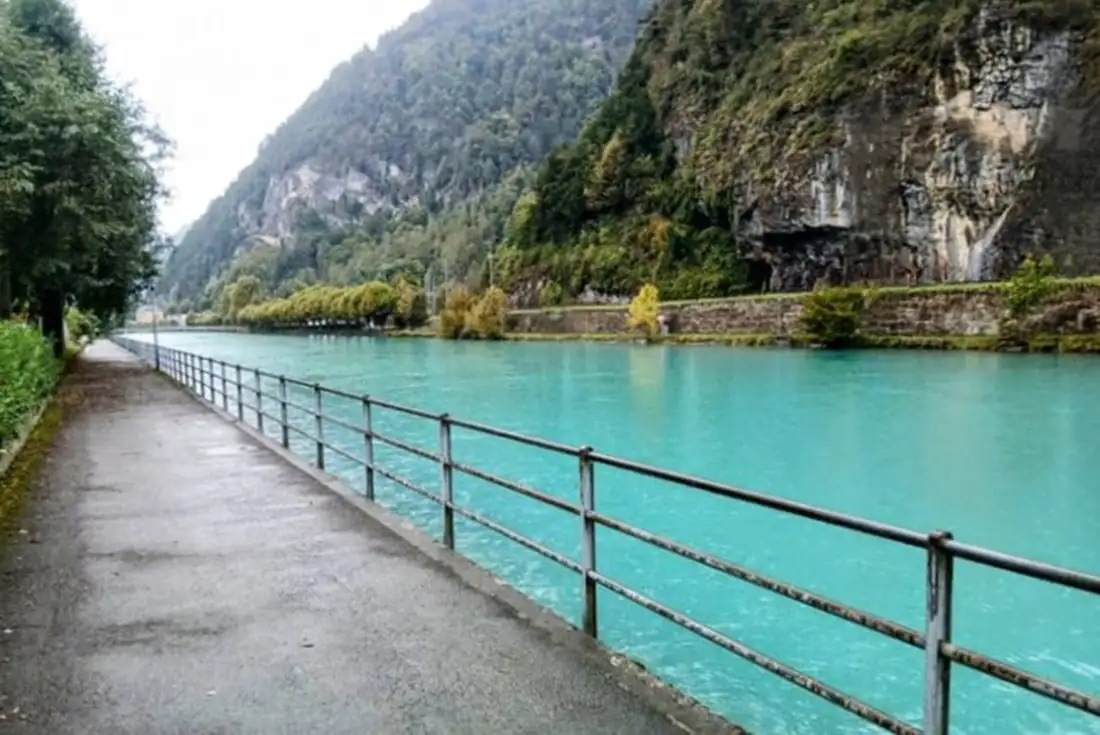 Interlaken Walking — Happy Tour Switzerland (27)