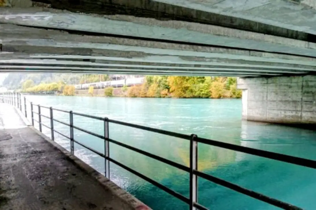 Interlaken Walking — Happy Tour Switzerland (28)