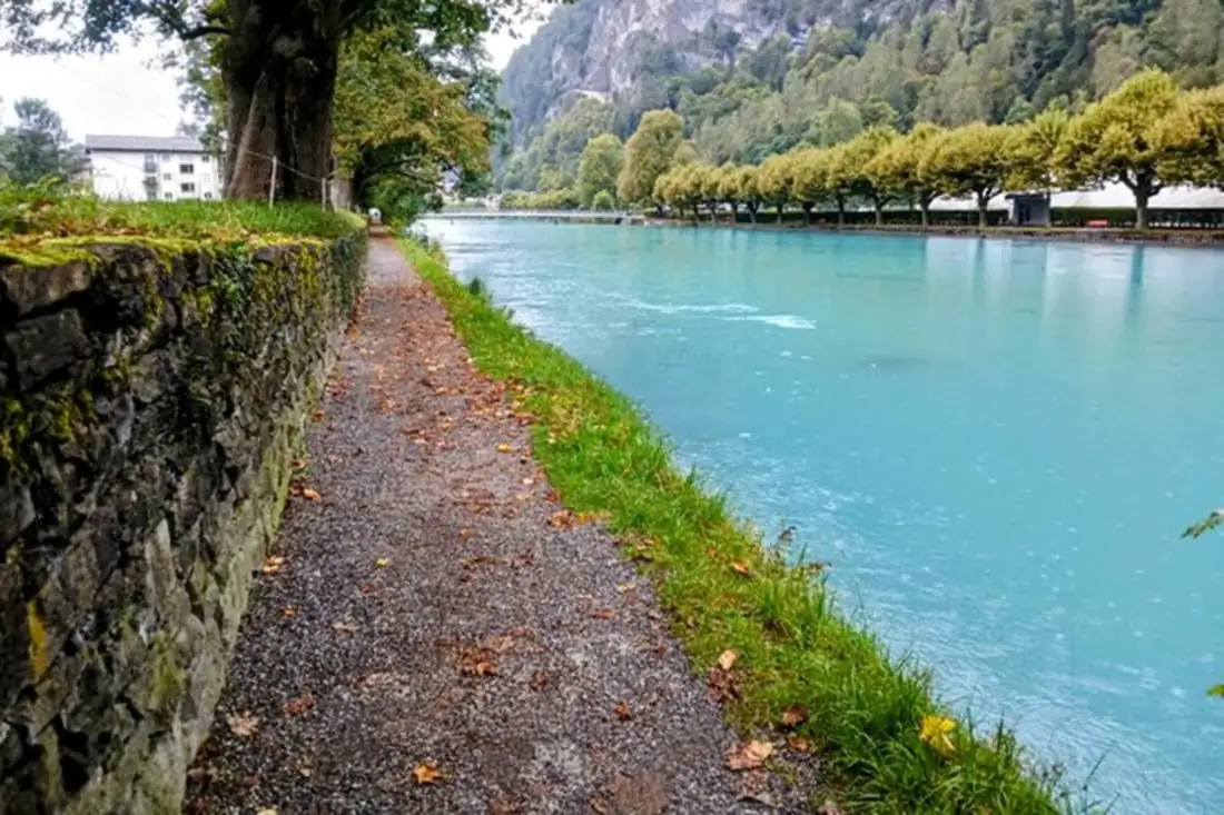 Interlaken Walking — Happy Tour Switzerland (29)