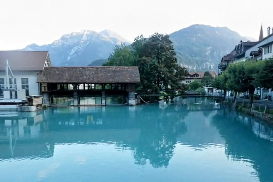 Interlaken Walking — Happy Tour Switzerland (7)