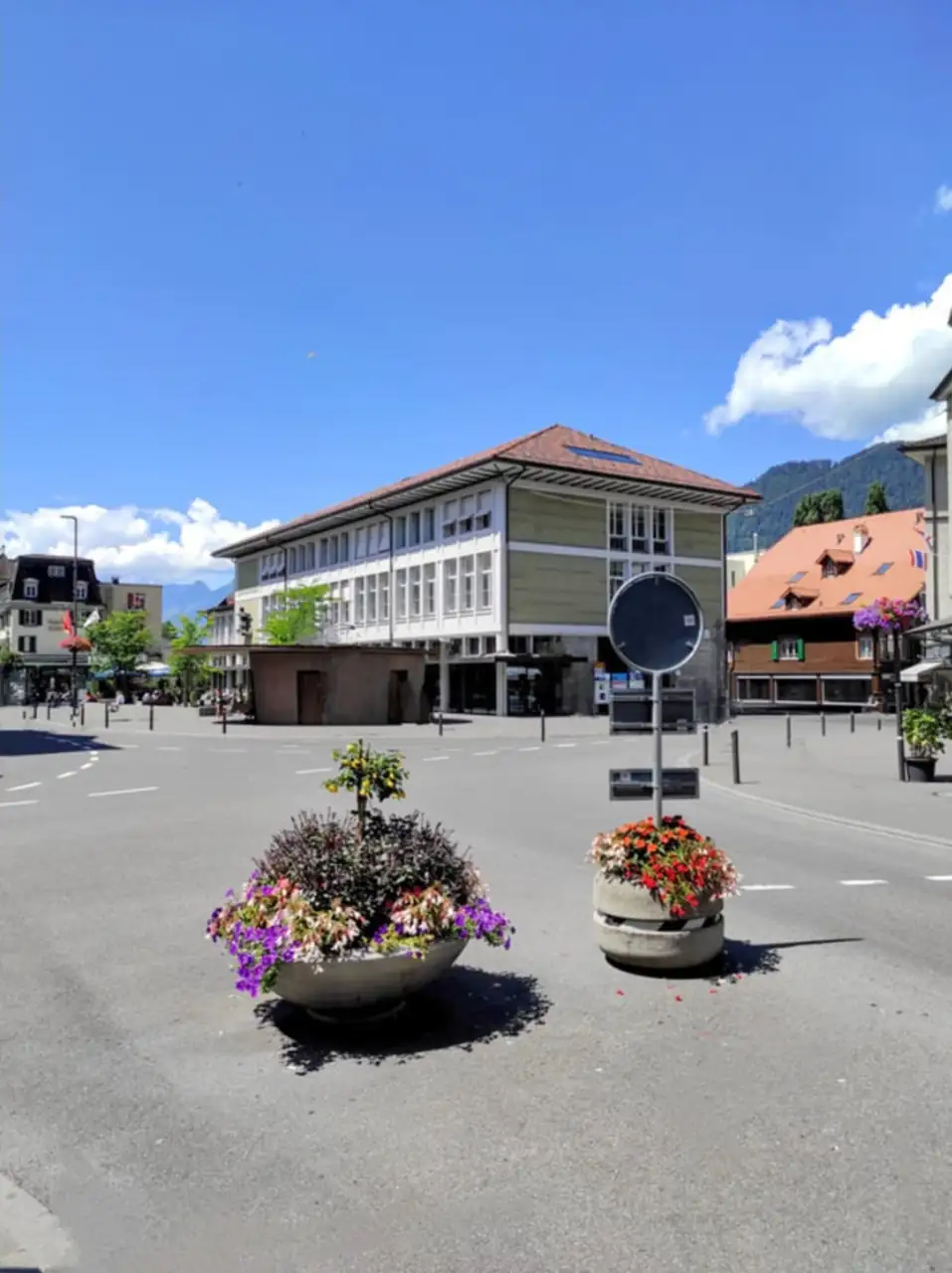 Interlaken Walking Tour Interlaken — Happy Tour Switzerland (14)
