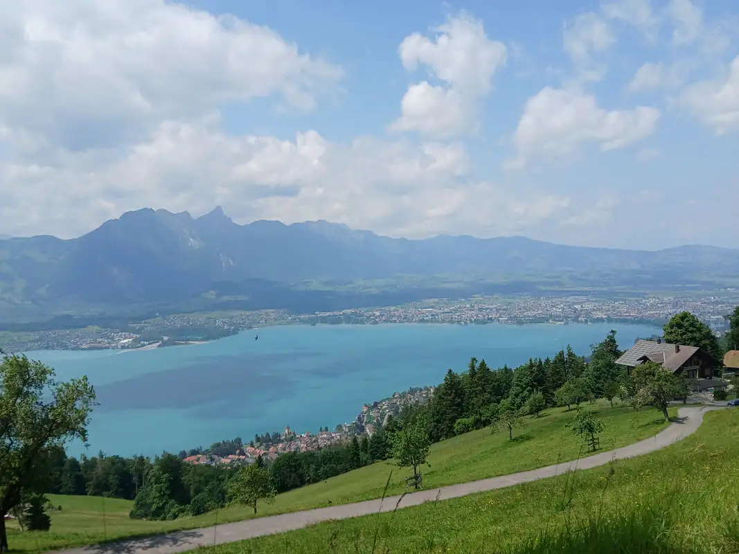 Lake + Cloy Bridge + Thun + Castle Tour Bern, Thun — Happy Tour Switzerland (21)