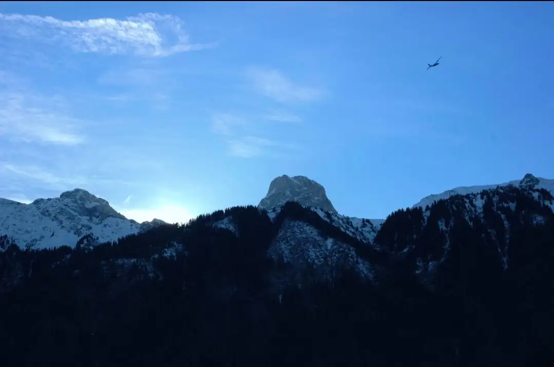 Lake + Cloy Bridge + Thun + Castle Tour Bern, Thun — Happy Tour Switzerland (43)