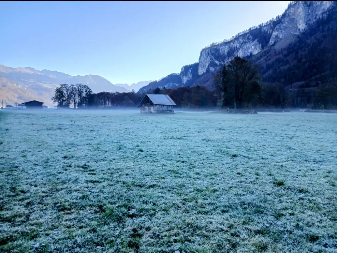 Lake + Waterfall + Aare Gorge + Cloy Pier Iseltwald Bern, Thun — Happy Tour Switzerland (7)