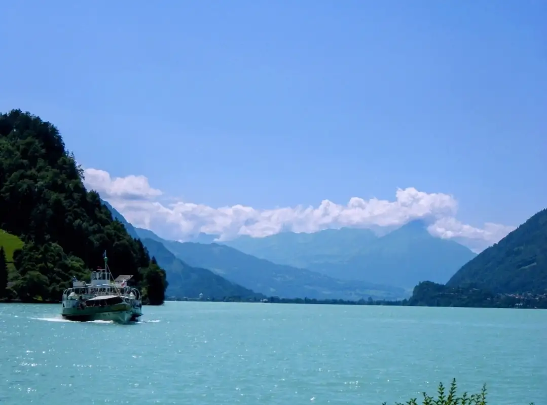 Lake + Waterfall + Aare Gorge + Cloy Pier Iseltwald Bern, Thun — Happy Tour Switzerland (18)