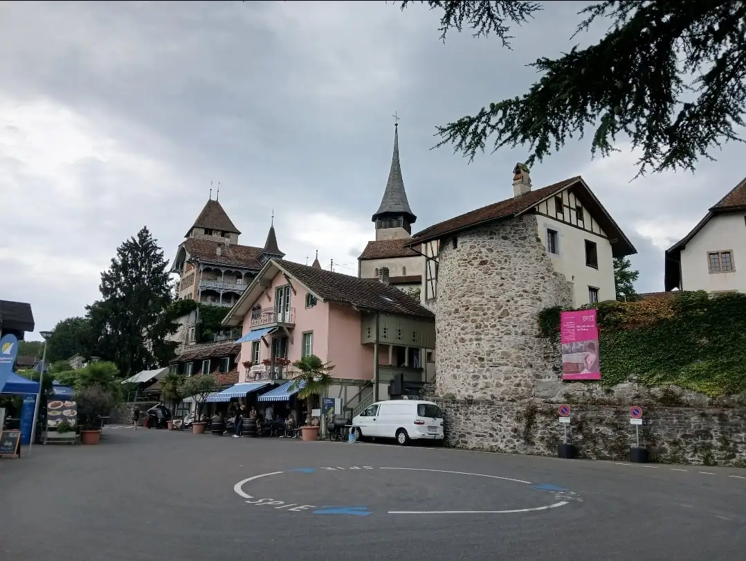 Spiez Walking Tour Spiez — Happy Tour Switzerland (5)