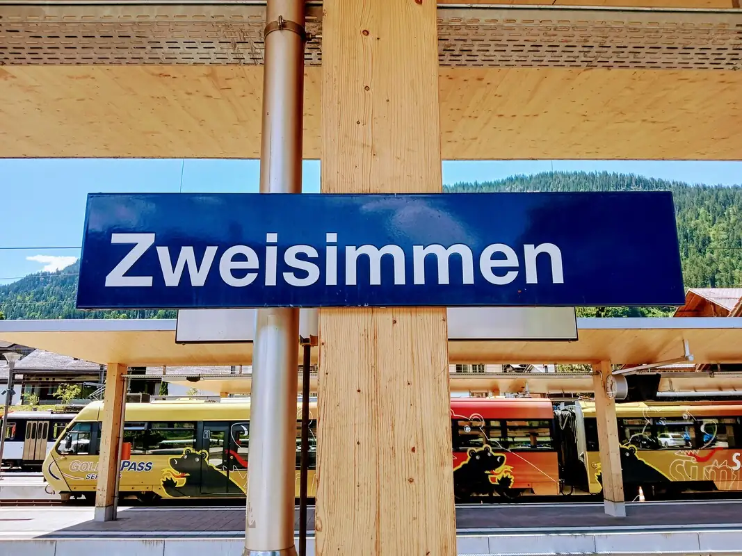 Worlds Most Expensive Town Gstaad Bern, Thun — Happy Tour Switzerland (11)