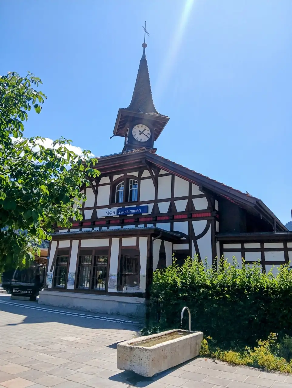 Worlds Most Expensive Town Gstaad Bern, Thun — Happy Tour Switzerland (10)