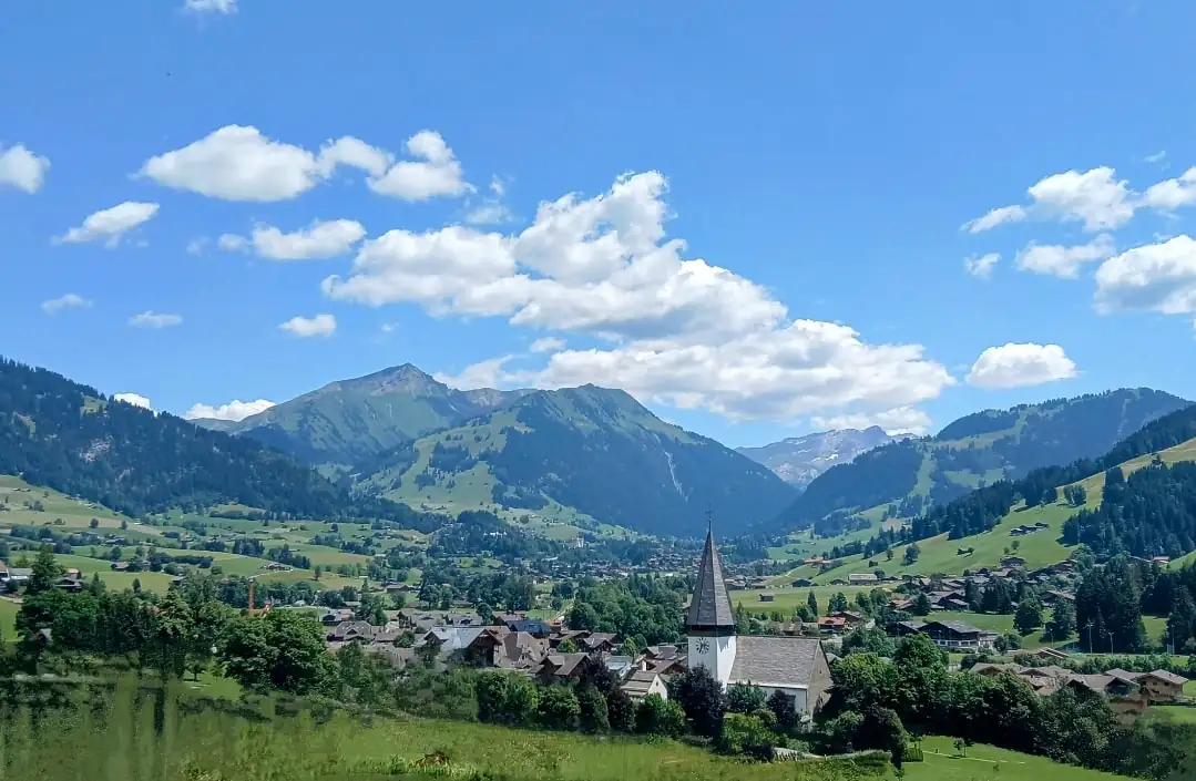 Worlds Most Expensive Town Gstaad Bern, Thun — Happy Tour Switzerland (15)